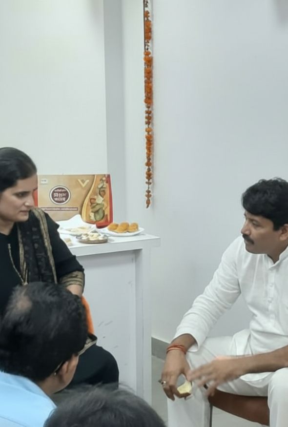 Shipra Pandey with Manoj Tiwari and Surbhi Tiwari